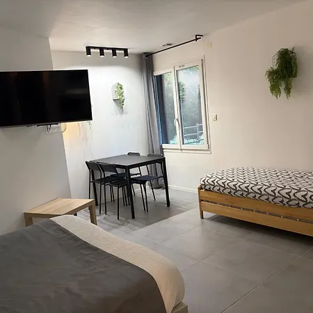Guest house Sky - Gite Meuble Drome - Terrasse, Parking & Wifi - Ecolodgite